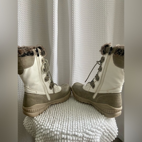 Woman Sölher winter boots white-beige faux fur side zipper lace-up size 7.5 (38) - Picture 13 of 16